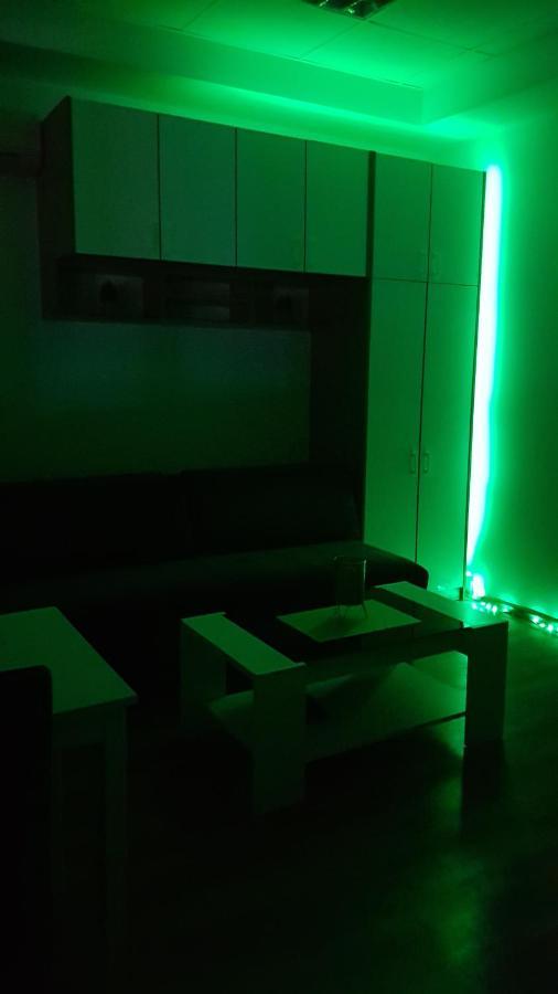 Central Apartment With 24-7 Building Security 诺威萨 外观 照片