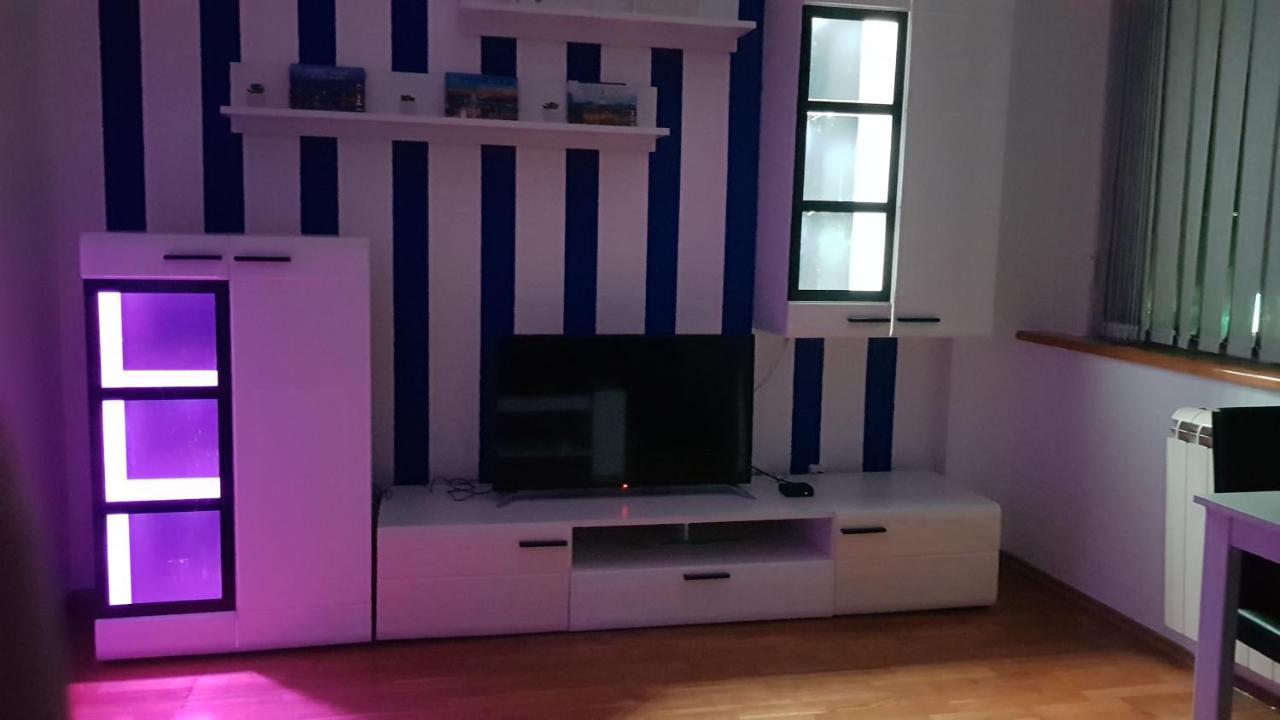Central Apartment With 24-7 Building Security 诺威萨 外观 照片