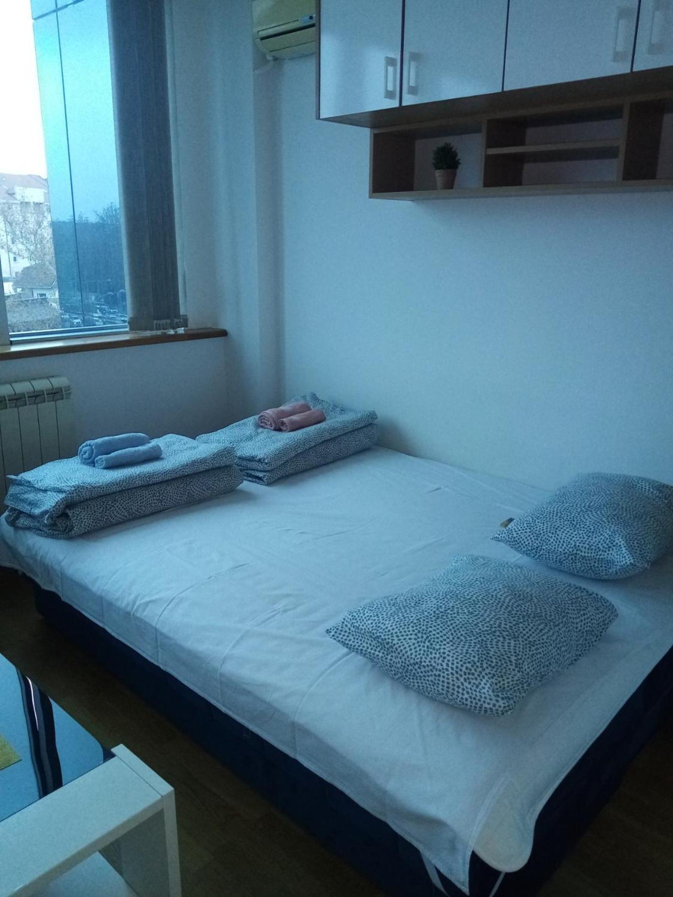 Central Apartment With 24-7 Building Security 诺威萨 外观 照片